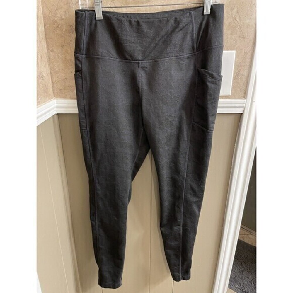 Monsters‎ Performance + Luxury Yoga Pants Black Women’s Size Large